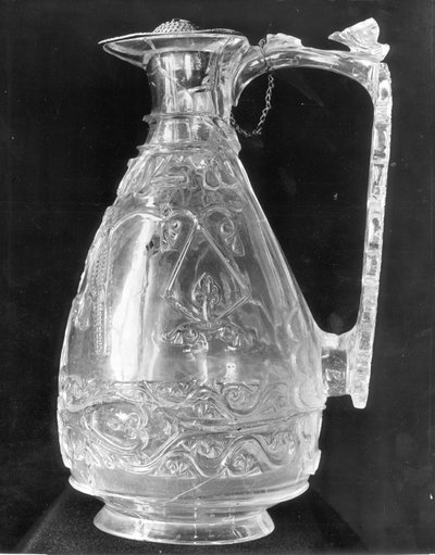 Jarro com pássaros do Tesouro de Saint-Denis, Egípcio, período fatímida, final do século X (cristal de rocha) de Islamic School