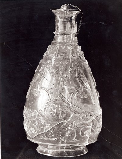 Jarro com pássaros do Tesouro de Saint-Denis, Egípcio, período fatímida, final do século X (cristal de rocha) de Islamic School