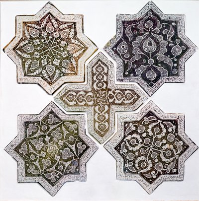 Cinco telhas, Kashan, Irã (pedra-colar decorada em brilho marrom dourado) de Islamic School