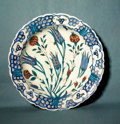 Arte Islâmica: decoração de placas de cerâmica de Iznik (actual Nicee) na Turquia. Século XVI. Sevres, Museu Nacional de Cerâmica de Islamic School
