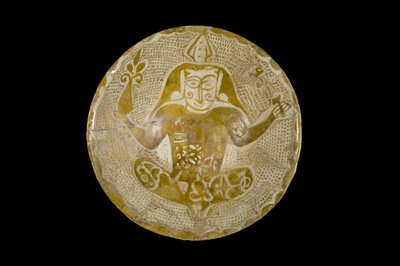 Taça de brilho, Iraque, período abássico, século IX (louça de barro com brilho sobre esmalte) de Islamic School