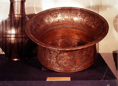 Taça Mameluke, conhecida como Batistério de São Luís, do Egito (cobre) de Islamic School