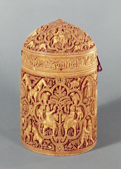 Pax com um relevo representando os prazeres da vida na corte, inscrito com o nome Al-Mughira, filho do califa Abd-al-Rahman III, período omíada, de Córdoba, c.968 dC (ver também 101673 e 15 de Islamic School