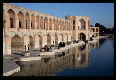 A barragem da ponte de Khaju, período safávida de Islamic School