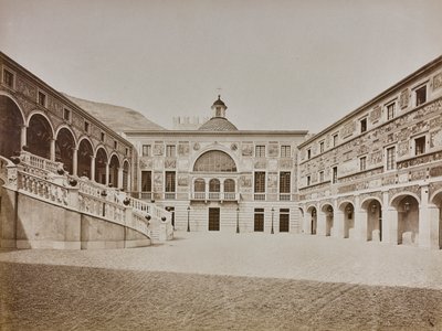 Álbum "Italie 1882, Nápoles, Pise, Gênes, Corniche": O pátio interior do Palácio do Príncipe do Mónaco de Italian Photographer
