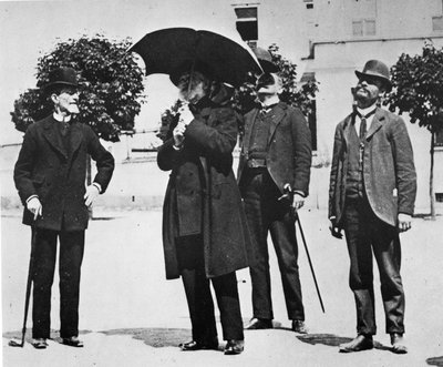 A pessoa retratada é o compositor e libretista ARRIGO BOITO (Pádua, 24 de fevereiro de 1842 - Milão, 10 de junho de 1918) de Italian Photographer