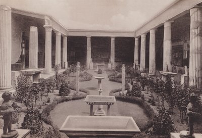 Casa Dei Vettii, Peristilio, Casa dos Vettii, o Peristilo (foto a p/b) de Italian Photographer