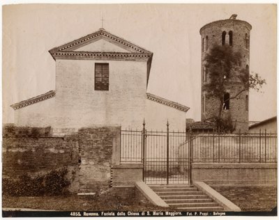 Igreja de Santa Maria Maior, Ravenna, Emilia-Romagna, Itália, fotografia de Pietro Poppi, Bolonha, ca 1900 de Italian Photographer