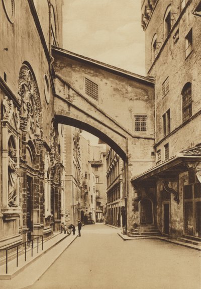 Florença / Florença: Igreja de S. Michele, A parte inferior do lado oeste, Arnolfo di Cambio e Taddeo Gaddi (foto a p/b) de Italian Photographer