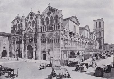 Itália: Catedral, Ferrara (foto a p/b) de Italian Photographer