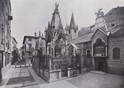 Itália: Verona, túmulo de Scaliger (foto a p/b) de Italian Photographer
