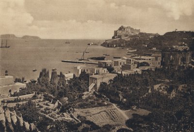 Nápoles: Baia, Panorama Col Castello (foto a p/b) de Italian Photographer