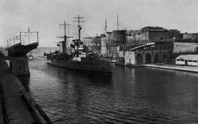 Taranto, Ponte Girevole, Passaggio delle R Navi (foto a p/b) de Italian Photographer