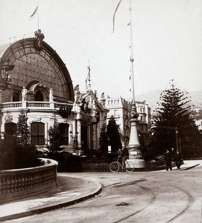 A entrada para a Exposição de Belas Artes em Montecarlo, em 1898, 25/02/1898 (foto a p/b) de Italian Photographer
