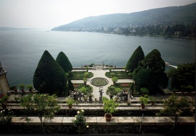 Palácio Barroco de Vitaliano I Borromeo datado de 1632, Isola Bella, Lago Maggiore (Lago Maggiore) Itália de Italian School