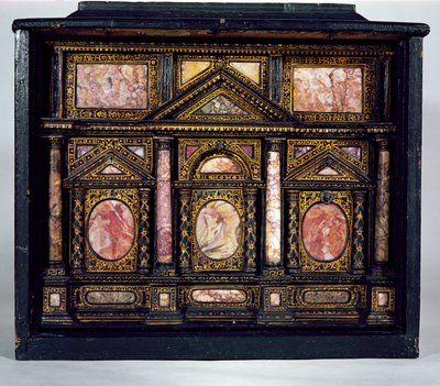 Armário (madeira dourada incrustada com mármore) de Italian School