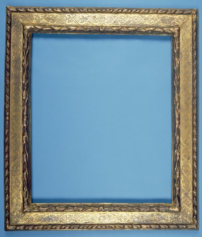 Moldura de chapa esculpida e dourada com desenho floral escalonado de Italian School
