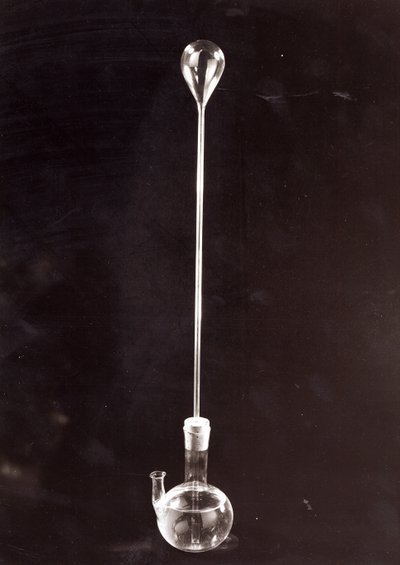 Cópia de um thermoscope inventado por Galileo Galilei (1564-1642) de Italian School