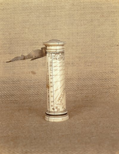 Relógio de sol coluna portátil, assinado D. Stephanus, FF, 1587 (ver também 260251) de Italian School