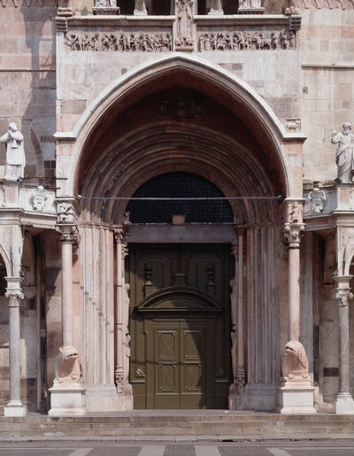 Protiro da catedral, final do século XIII e início do século XIV de Italian School