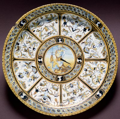 Representação do Heros Scaevola Romano (Muzio Scevola) Placa cerâmica produzida em Urbino, Itália. 1590 aproximadamente Florença, Museo Nazionale del Bargello de Italian School
