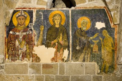Tríptico representando, a partir da esquerda, São Cataldo, La Maddalena e São Zósimo a administrar a comunhão a Santa Maria Egiziaca, Cripta da Catedral de Italian School
