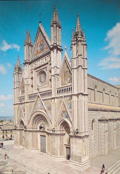 Vista da fachada de Italian School