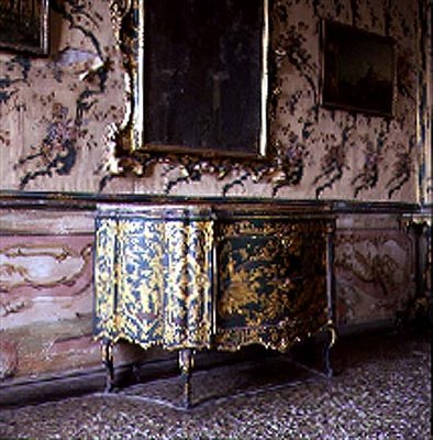 Cômoda do Palazzo Calbo Crotta, Veneza (laca) de Italian School Italian School