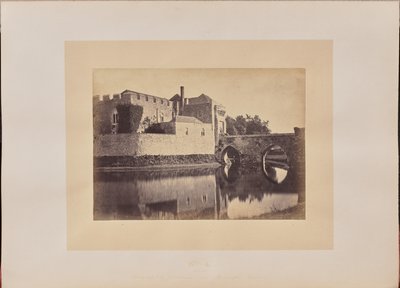 Ponte à entrada da ilha principal, portaria e sala de guarda dos soldados rasos de J. Cruttenden