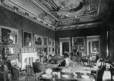 A sala de visitas, Montagu House, 1908. de J Russell and Sons