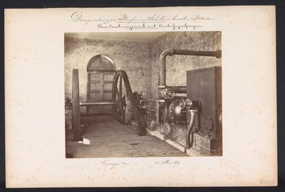 Estação de bombagem de vapor inferior com bombas centrífugas / Kralingen den 14 Mei 1869 (título sobre o objecto)
Drenagem de lagoas em Schieland a leste de Roterdão (título da série sobre o objecto) de Jacobus van Gorkom jr.