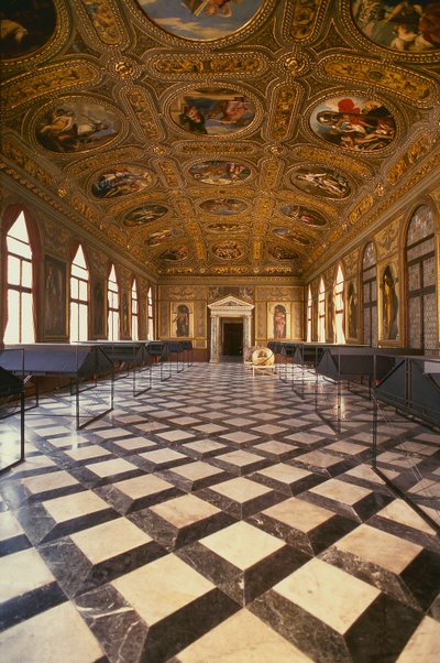 O Quarto Dourado, construído em 1537-88 de Jacopo Sansovino