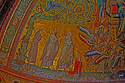 São Francisco, São Paulo, São Pedro, Papa Nicolau IV e anjos presentes na Coroação da Virgem, abside, c.1290 mosaico de Jacopo Torriti