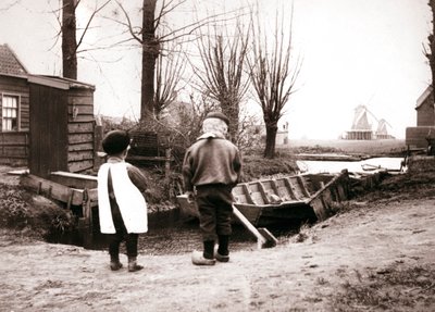 Crianças, Laandam, Holanda, 1898. de James Batkin
