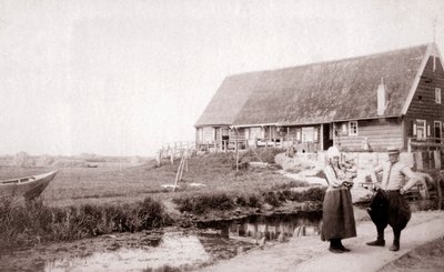 Habitantes da ilha de Marken, Holanda, 1898. de James Batkin