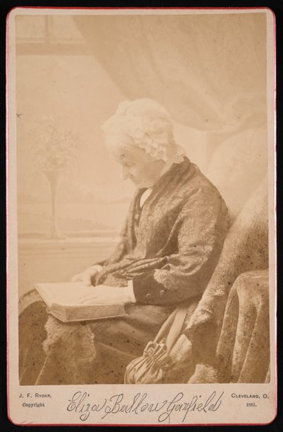 Retrato de Eliza Ballou Garfield 1801-1888, 1881. de James Fitzallen Ryder