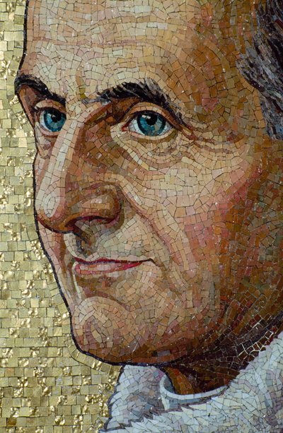Uma representação em mosaico do Papa Paulo VI (1963-1978) adorna uma parede da Basílica de Roma... de James L Stanfield