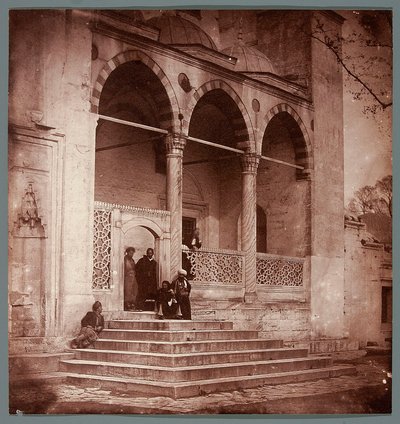 «Pórtico da Süleymaniye» [Istambul. Pórtico da Mesquita de Süleymaniye] de James Robertson