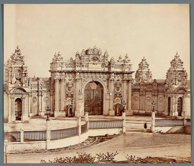 Istambul. Palácio de Dolmabahçe - porta de James Robertson