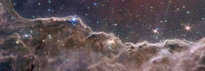 Penhascos Cósmicos na Nebulosa Carina (Imagem Composta NIRCam e MIRI) de James Webb Space Telescope (NASA)