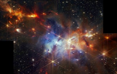 A protoestrela EC 53 na Nebulosa de Serpens (imagem da NIRCam) de James Webb Space Telescope (NASA)