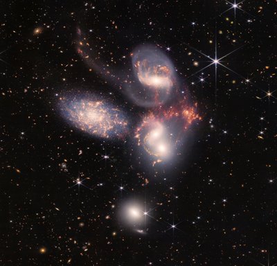 Quinteto de Stephan (NIRCam e MIRI) de James Webb Space Telescope (NASA)