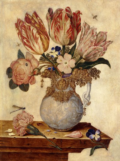 Tulipas, miosótis, peônias e outras flores em um vaso em uma borda, de Jan Baptist van Fornenburgh