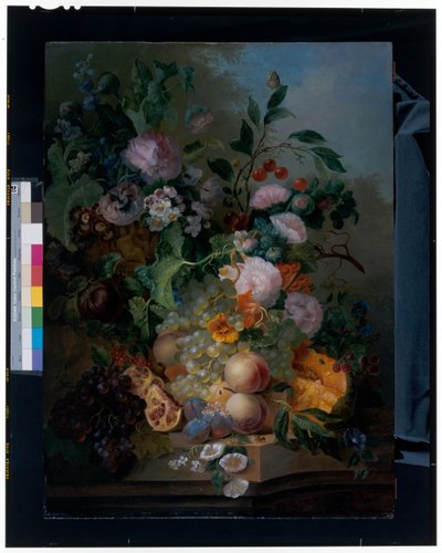 Natureza morta com flores, pêras, uvas, cerejas, um melão e borboletas de Jan Evert Morel