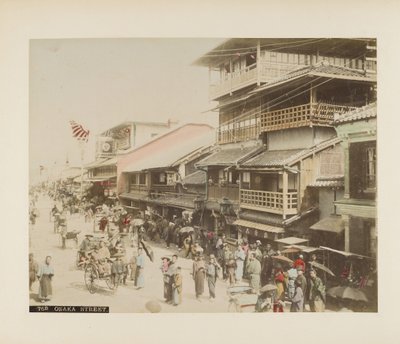 Uma rua em Osaka, Japão (foto a p/b colorida à mão) de Japanese Photographer