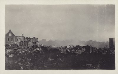 Rescaldo do Grande Terremoto de Kanto, Japão, 1923 de Japanese Photographer