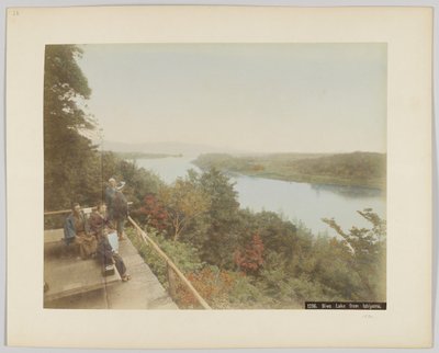 Lago Biwa de Ishiyama, Prefeitura de Shiga, Japão (foto colorida à mão a p/b) de Japanese Photographer
