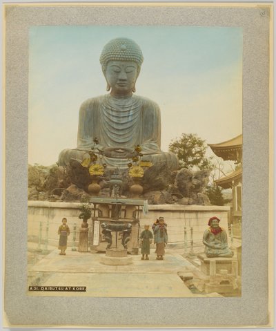 Daibutsu em Kobe, Japão (foto colorida à mão a preto e branco) de Japanese Photographer