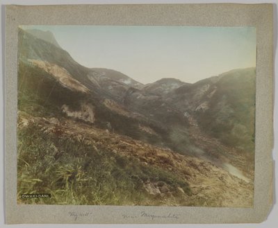 Owakudani, Hakone, Prefeitura de Kanagawa, Japão (foto a p/b colorida à mão) de Japanese Photographer