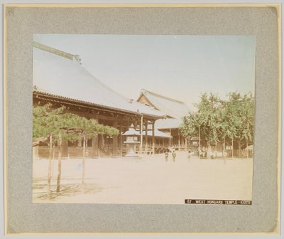 Templo West Honganji, Kyoto, Japão (foto a p/b colorida à mão) de Japanese Photographer